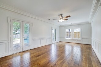 Building Photo - 3020 San Felipe St