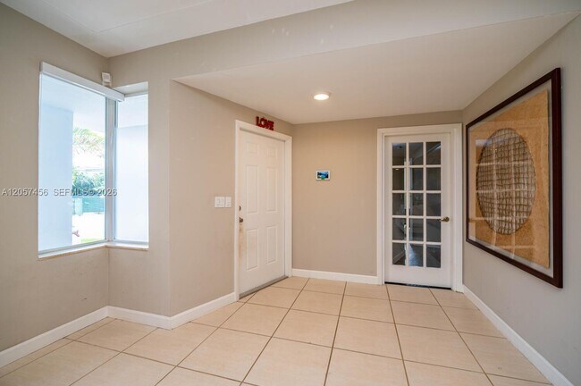 Foto del edificio - 9520 E Broadview Dr