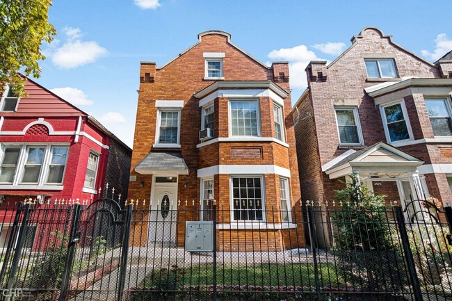 Foto del edificio - 2423 S Hamlin Ave