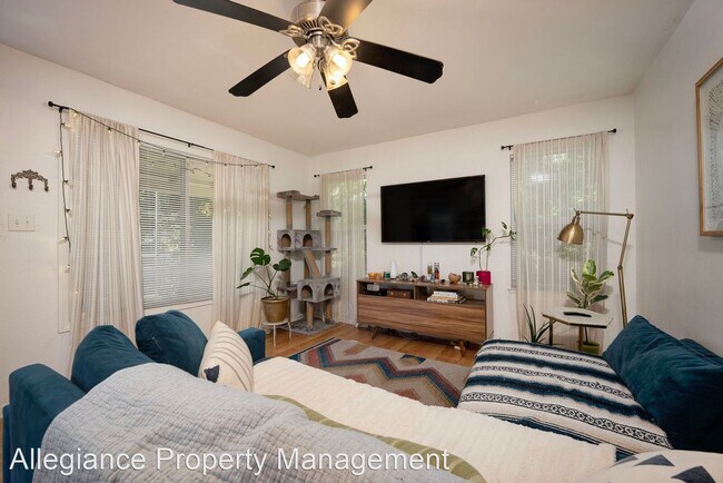 Building Photo - 2 br, 1 bath House - 3525 34th St