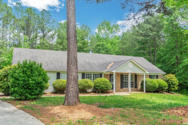 Building Photo - Charming Ranch-Style Home with Spacious Ya...
