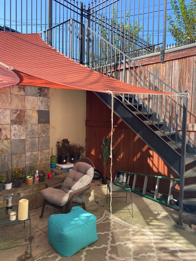 Foto del edificio - 1232 4th St NW