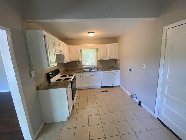 Foto del edificio - **AVAILABLE NOW**Nice East Columbus, GA 3 Bedroom / 1 Bathroom Home for Rent***