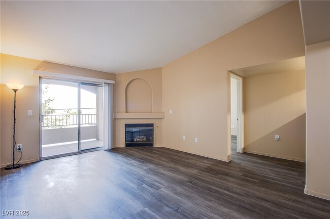 Building Photo - 7885 W Flamingo Rd