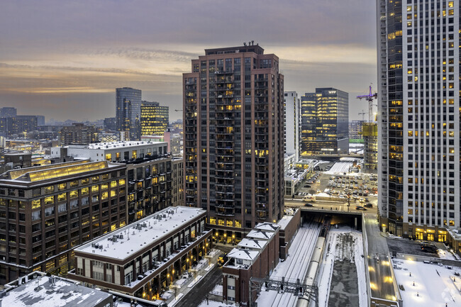Building Photo - Kinzie Station East Tower