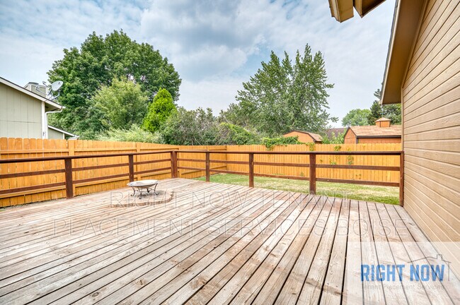 Building Photo - 5546 W Clearview Ct