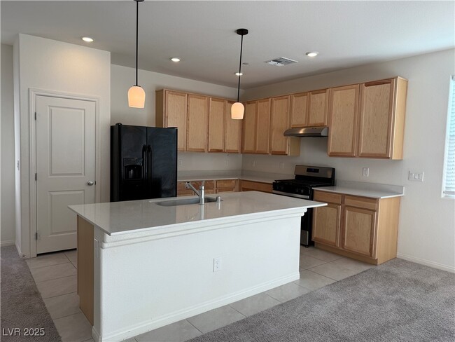 Building Photo - 10175 Bridging St