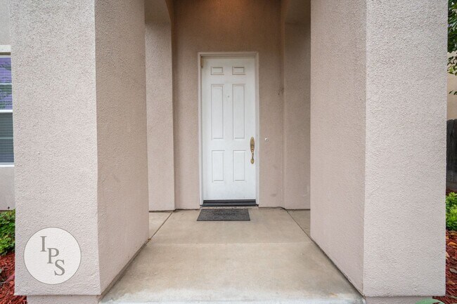Foto del edificio - North Clovis Home, 3BR/2BA, Built 2005 - Lots of Amenities!