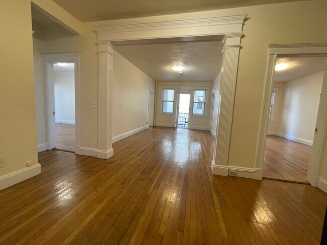 Foto del edificio - 14 Melvin Ave