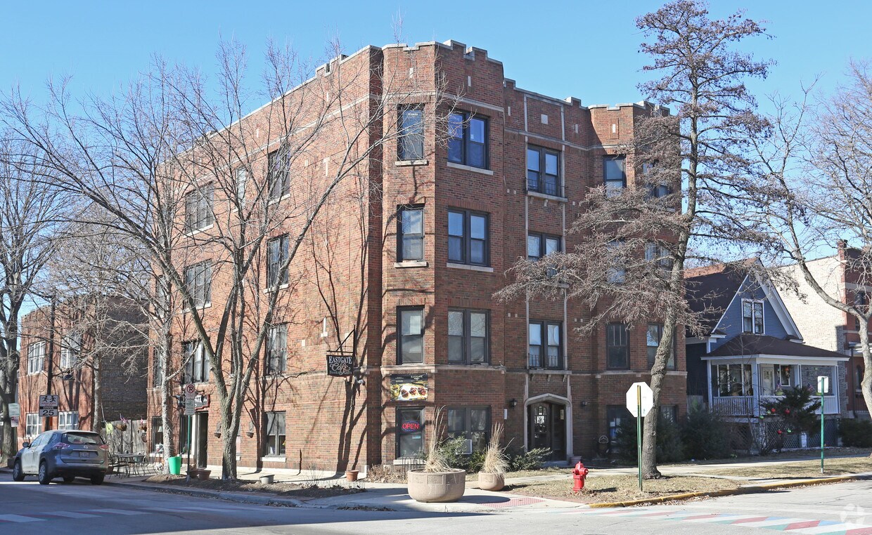 Foto del edificio - 845 Lyman Ave