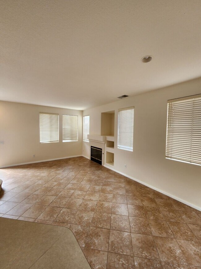 Foto del edificio - 3 Bedroom Home in Scripps Ranch - 2 Car Garage - Aspire/Encore Community