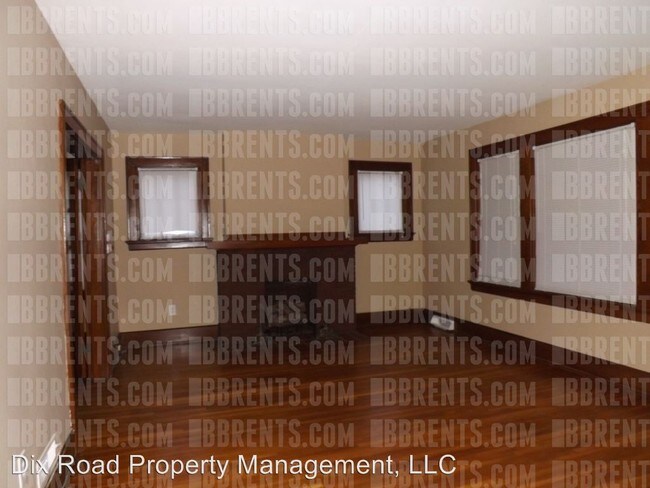 Building Photo - 3 br, 1.5 bath House - 725 Ridgelawn Avenue,