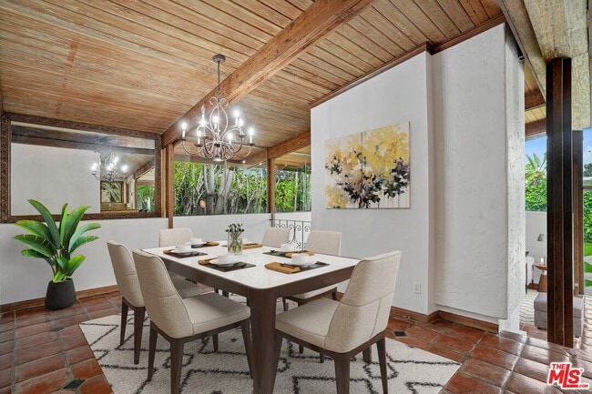 Building Photo - 800 Bramble Way