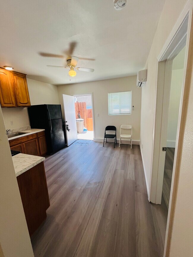 Foto del edificio - 320 W Blaine St