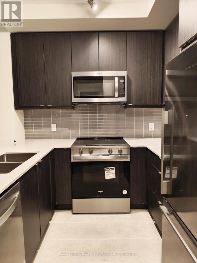 Building Photo - 3270 Sheppard Ave E