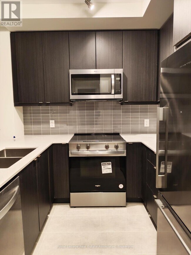 Photo du bâtiment - 3270 Sheppard Ave E