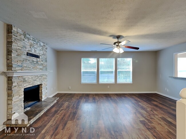 Building Photo - 3122 Crestwell Dr