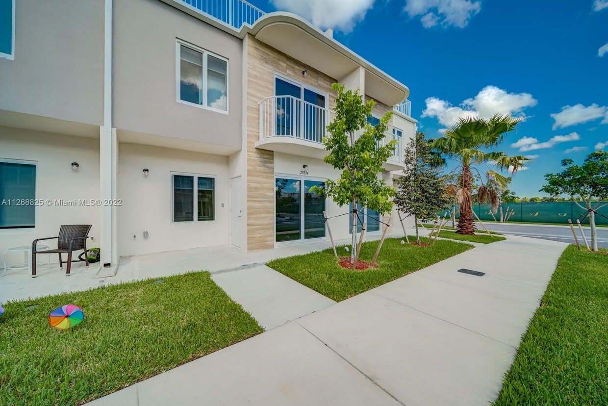 25814 SW 144th Ct, Princeton, FL 33032 Townhome Rentals in Princeton