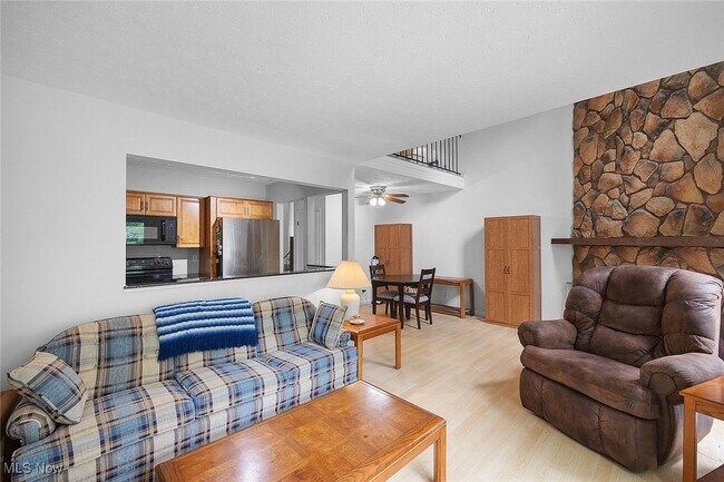 Foto del edificio - 11515 Pearl Rd