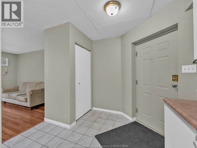 Building Photo - 5830 Malden Rd