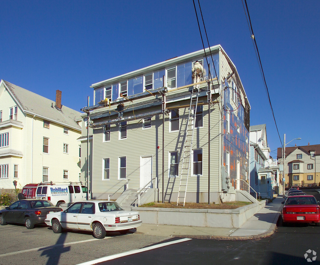 Primary Photo - 366 Bank St