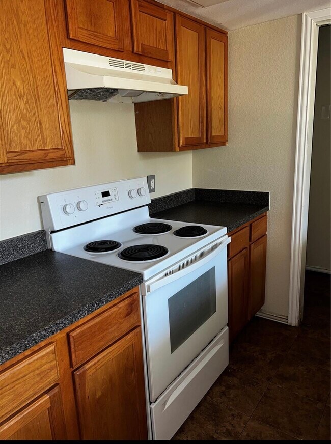 Building Photo - 4619 Country Creek Dr
