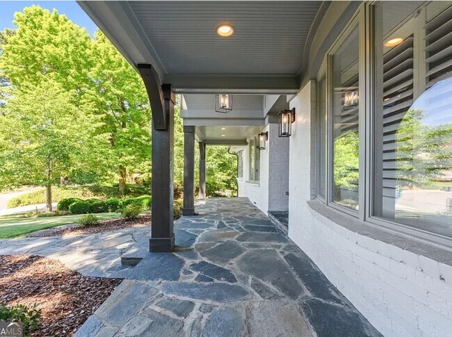 Building Photo - Immaculate Dunwoody Home, 4 Bedroom,  4 Ba...