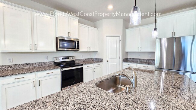 Foto del edificio - EXCEPTIONAL HOME IN BELLA LAGO PARRISH ! 4...
