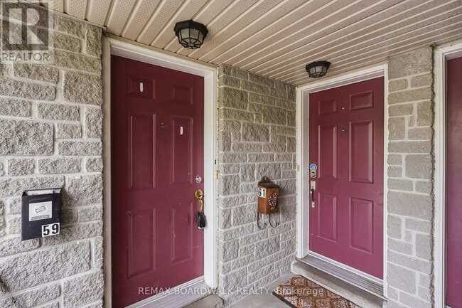 Building Photo - 59 Strathaven Private