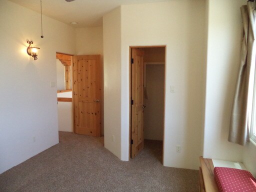 Building Photo - 3561 Newcastle Dr SE