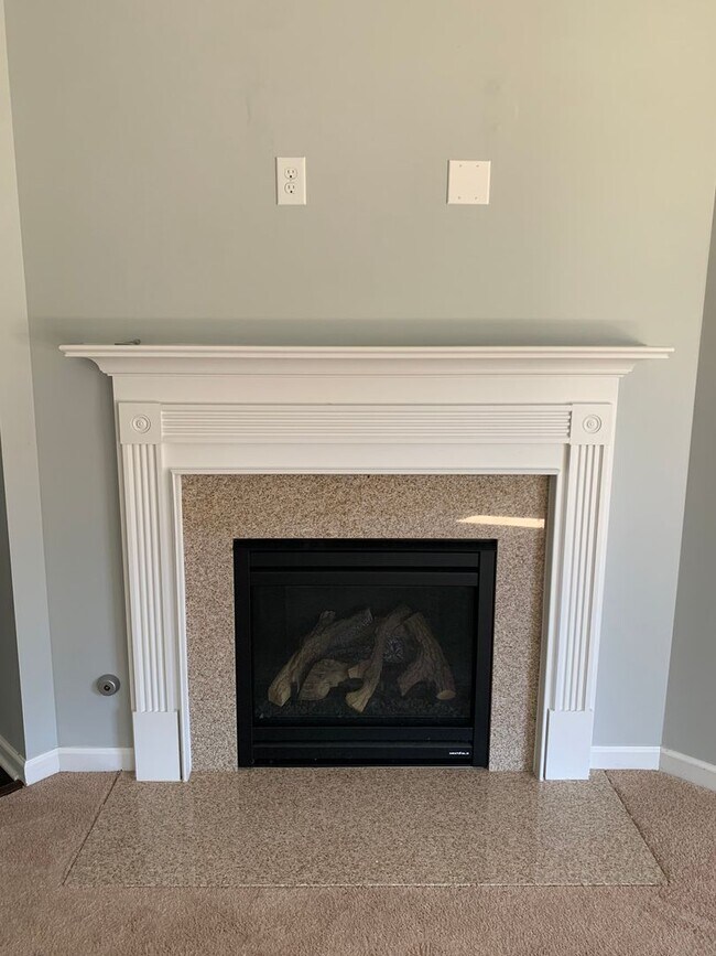 Building Photo - Traemoor Village Townhome