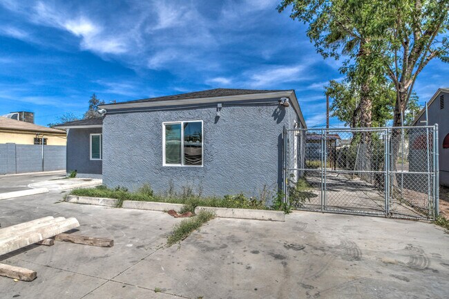 Building Photo - 4005 N 15th Ave