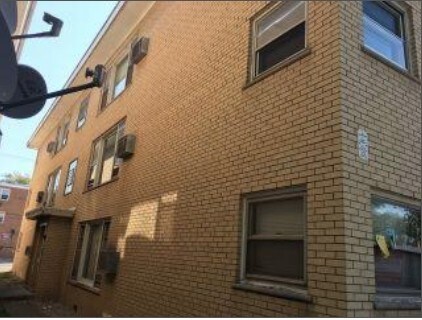 Building Photo - 14141 S Tracy Ave