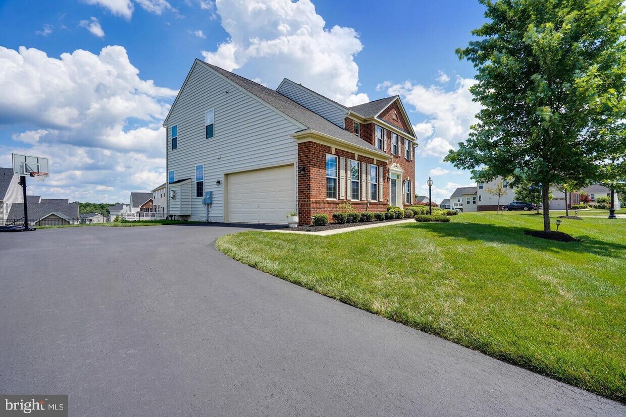 Foto principal - 26768 Crusher Dr