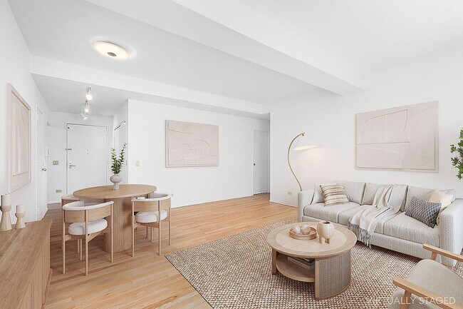 Photo - 43 W 61st St Apartment