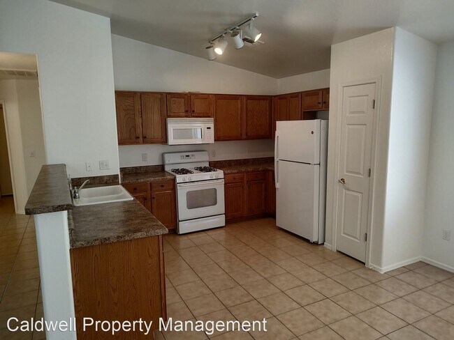 Foto del edificio - 4 br, 2 bath House - 3564 W Lost Village Lane