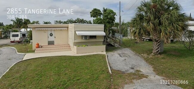 Building Photo - 2855 Tangerine Ln