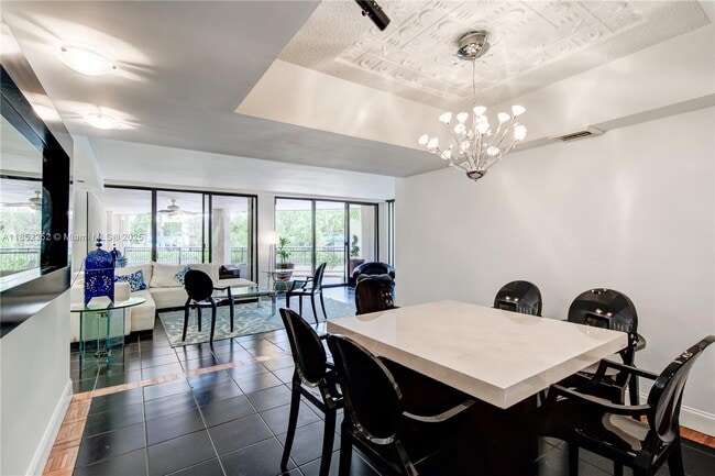 Foto del edificio - 2901 S Bayshore Dr