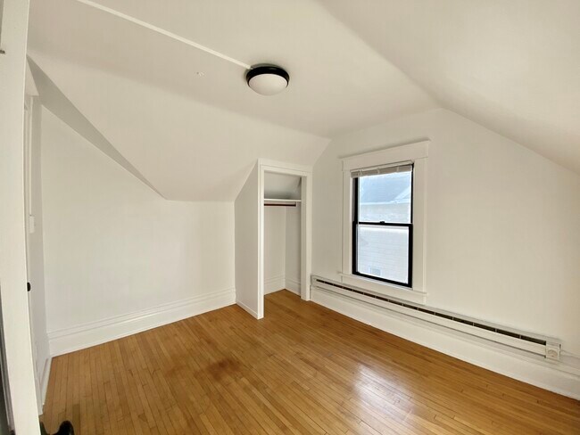 Bedroom - 622 Quincy St NE