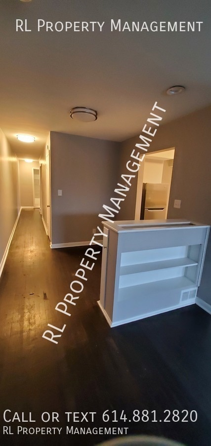 Building Photo - 2 bedroom 1 bathroom duplex in the Eastmoo...