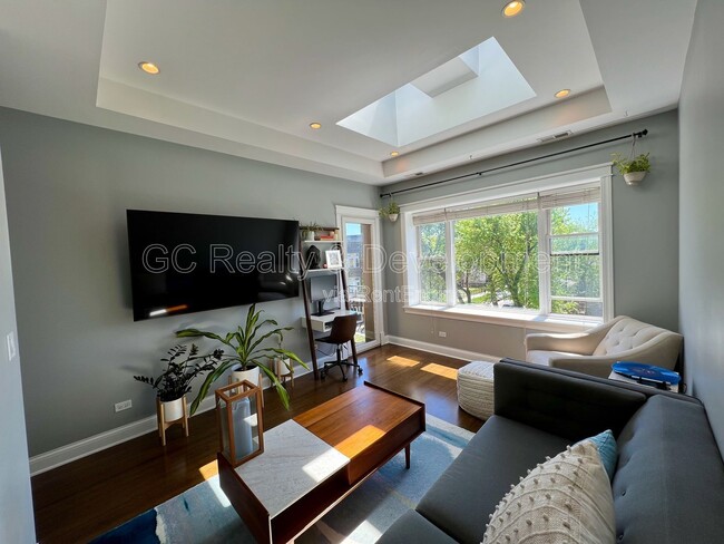 Photo - 2702 West Cortland Street Apartment