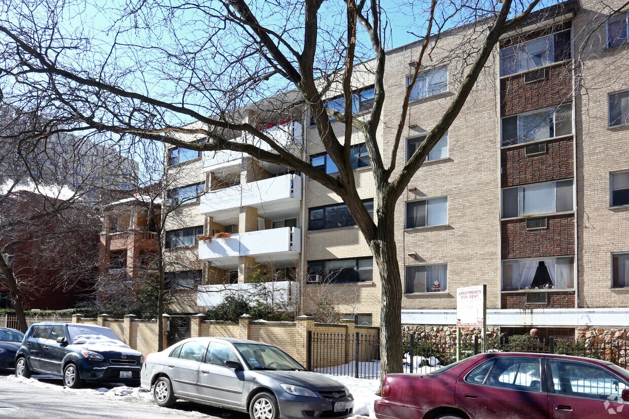 Foto del edificio - 5616 N Kenmore Ave