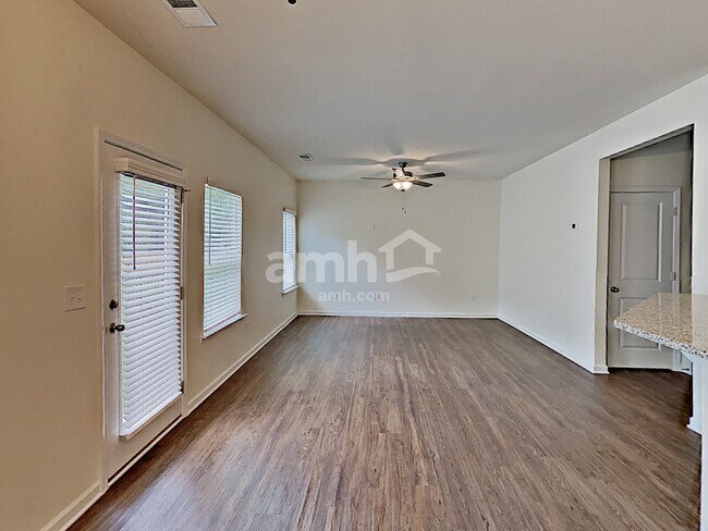 Foto del edificio - 516 Woodall Rd