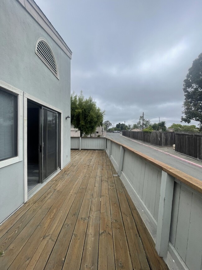 Building Photo - 1021 Polk St