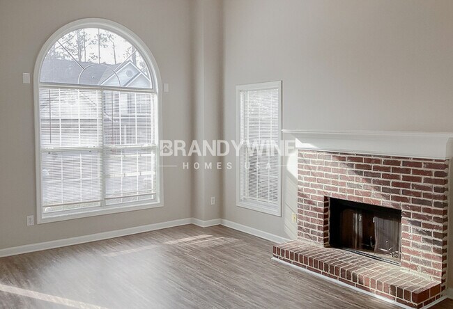 Building Photo - $500 Credit to your RENT!!!