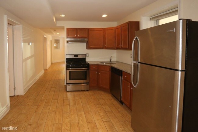 Foto del edificio - 2318 N Southport Ave