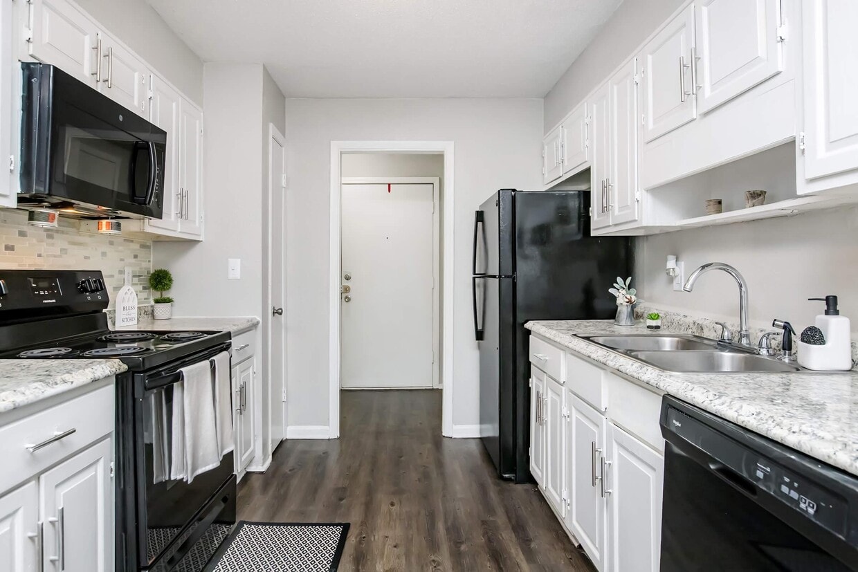 Primary Photo - Villas de Solana