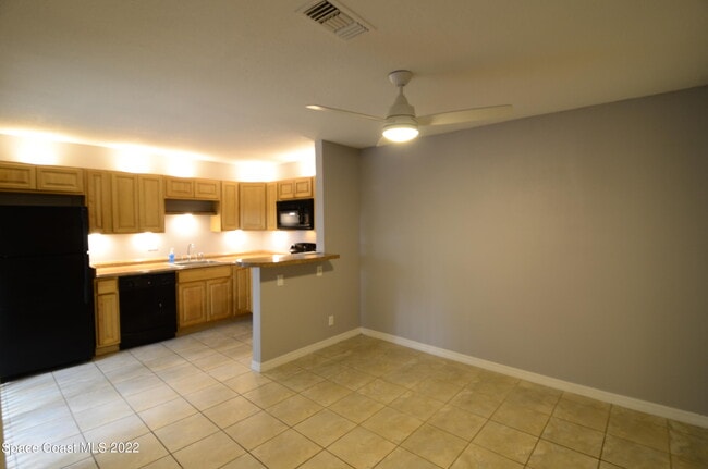 Building Photo - 3416 Vista Oaks Cir NE