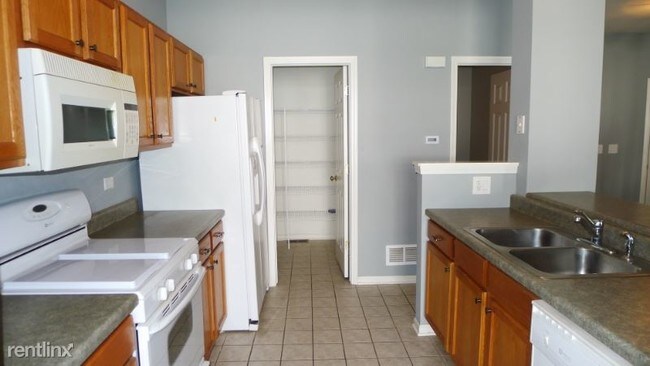 Building Photo - 1306 W Black Wolf Rd