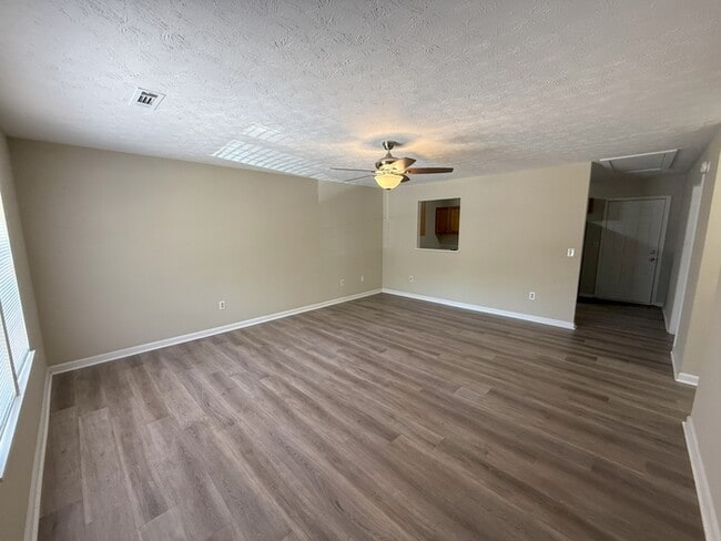 Building Photo - 1084 Micha Way